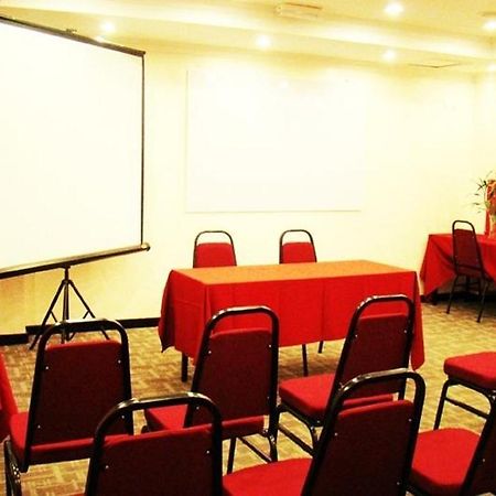 Adel Hotel Putatan Dış mekan fotoğraf