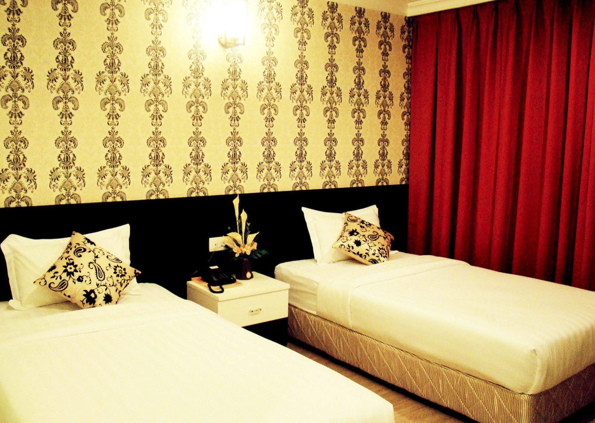Adel Hotel Putatan Dış mekan fotoğraf